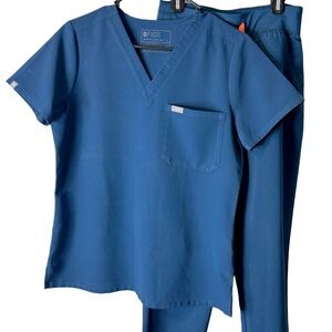 FIGS Scrub Set